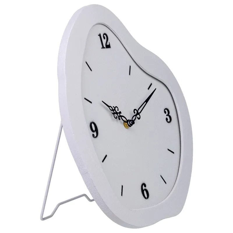 Reloj decorativo de mesa con estructura de metal y diseño elegante. Con medidas de 31x02x35 cm - Decoración