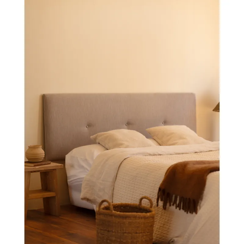 Cabecero tapizado de poliester con botones en color canela de 90x60cm - Dormitorio