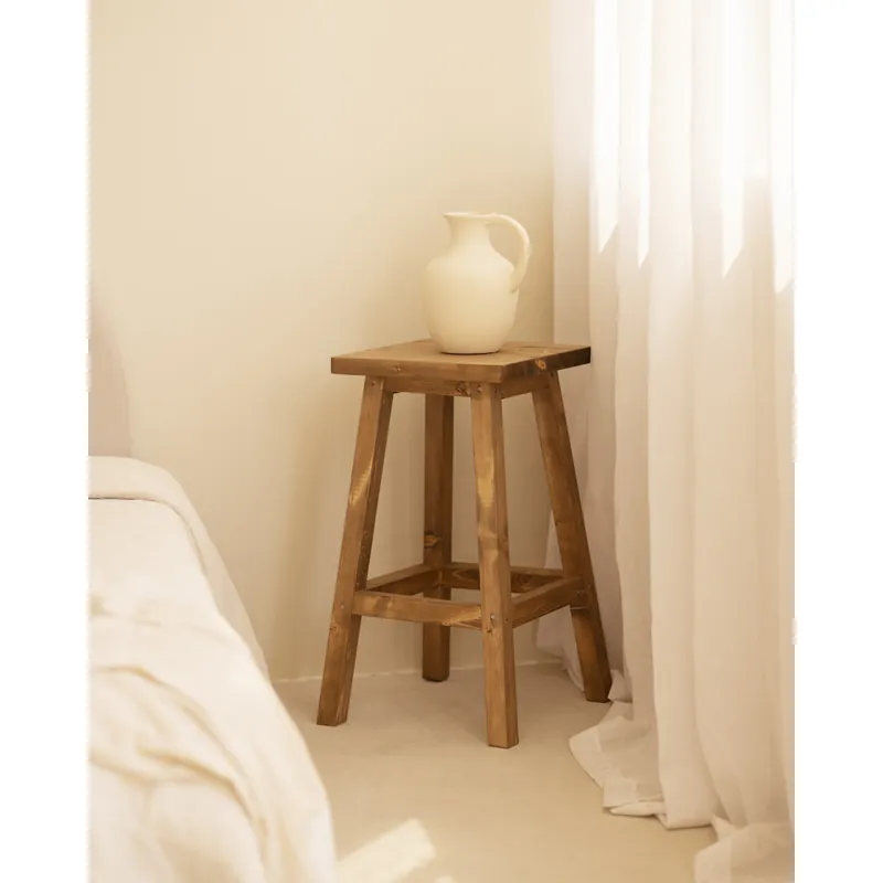 Taburete alto de madera maciza tono roble oscuro de 70cm - Bancos y taburetes