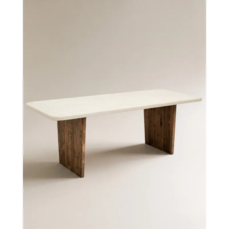 Mesa de comedor de microcemento tono blanco roto con patas de madera tono roble oscuro de 160cm - Mesas de comedor