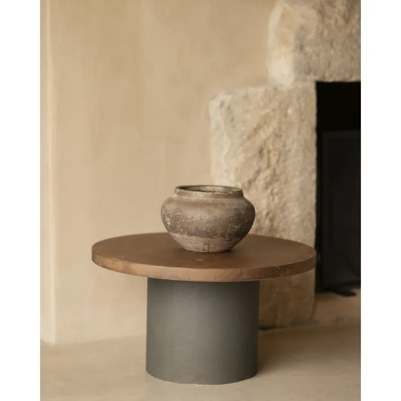 Mesa de centro redonda de madera maciza tono roble oscuro y pata de microcemento tono verde de 60x33cm - Mesas de centro