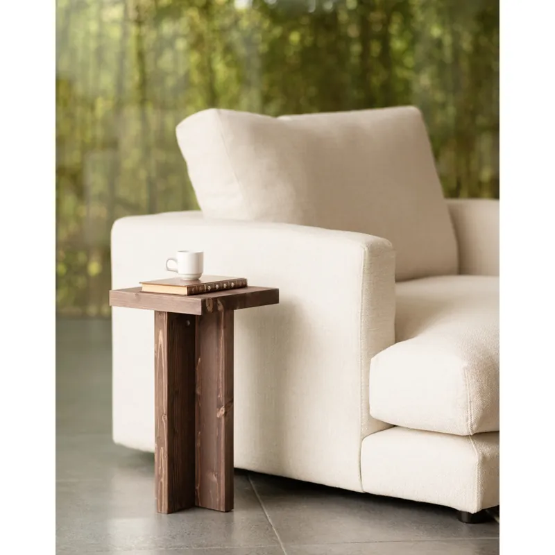 Mesa auxiliar de madera maciza en tono nogal de 25x25cm - Mesas auxiliares