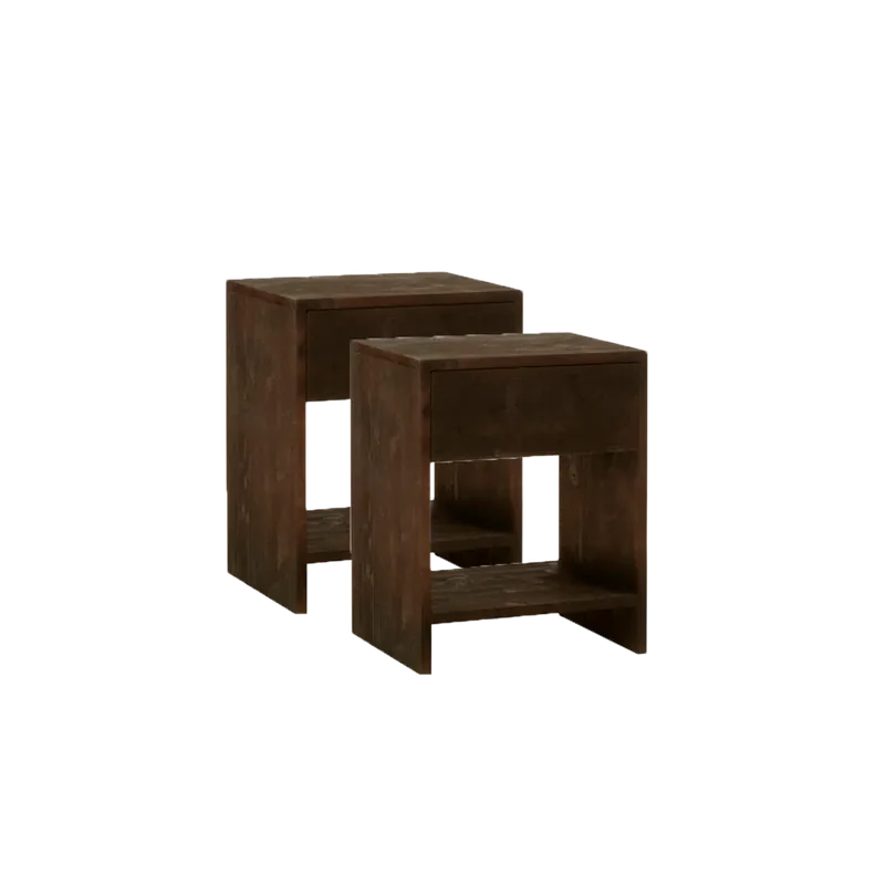Pack de 2 mesitas de noche de madera maciza con un cajón en tono nogal de 40x40cm