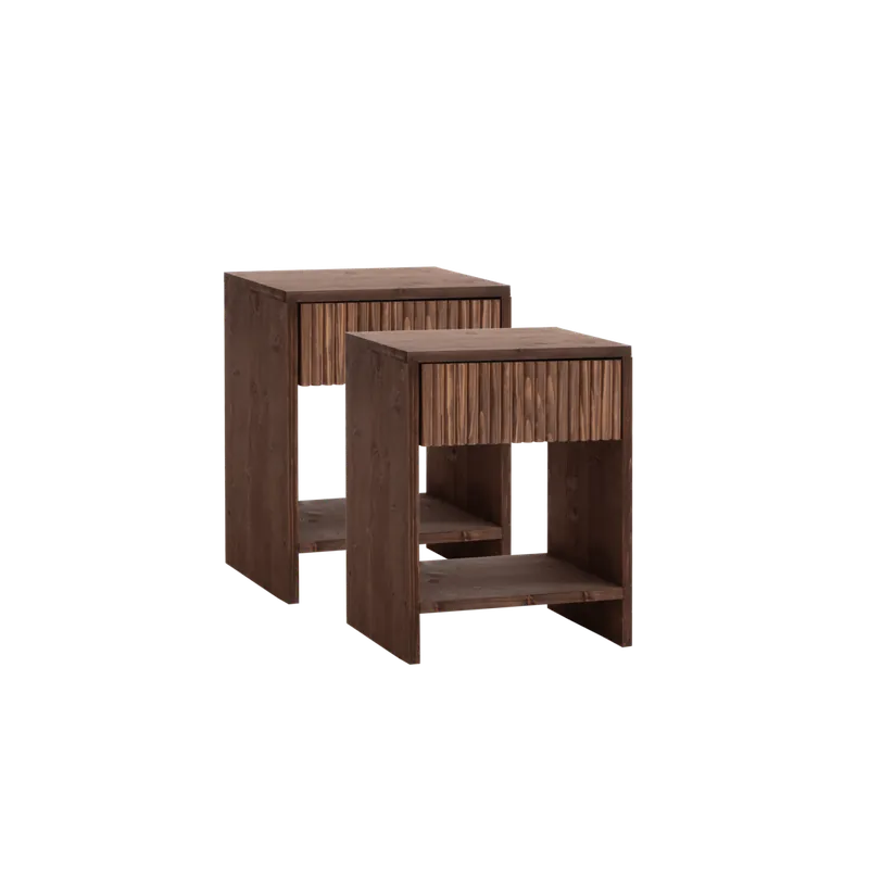 Pack de 2 mesitas de noche de madera maciza con un cajón en tono nogal de 40x40cm