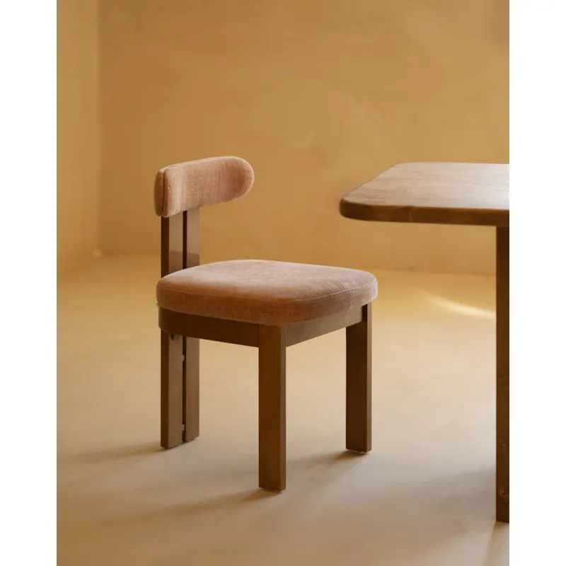 Silla de madera de haya tapizada en color rosa de 77x42cm - Sillas