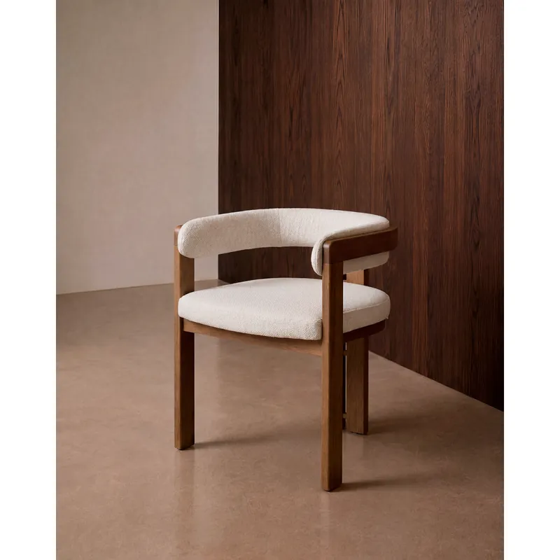 Silla con reposabrazos de madera de haya tapizada color blanco de 70x42cm - Sillas