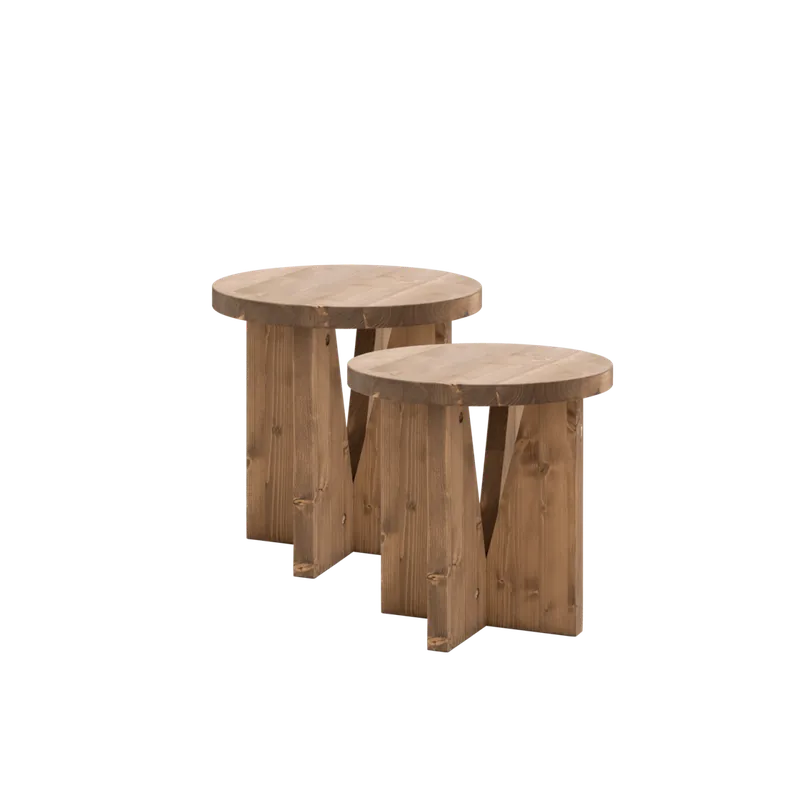 Pack de 2 mesitas de noche de madera maciza en tono roble oscuro 40x40cm
