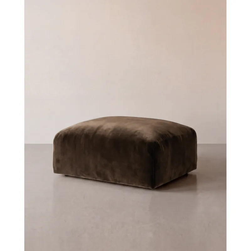 Puff de terciopelo en tono marrón chocolate de 92x83cm - Inicio