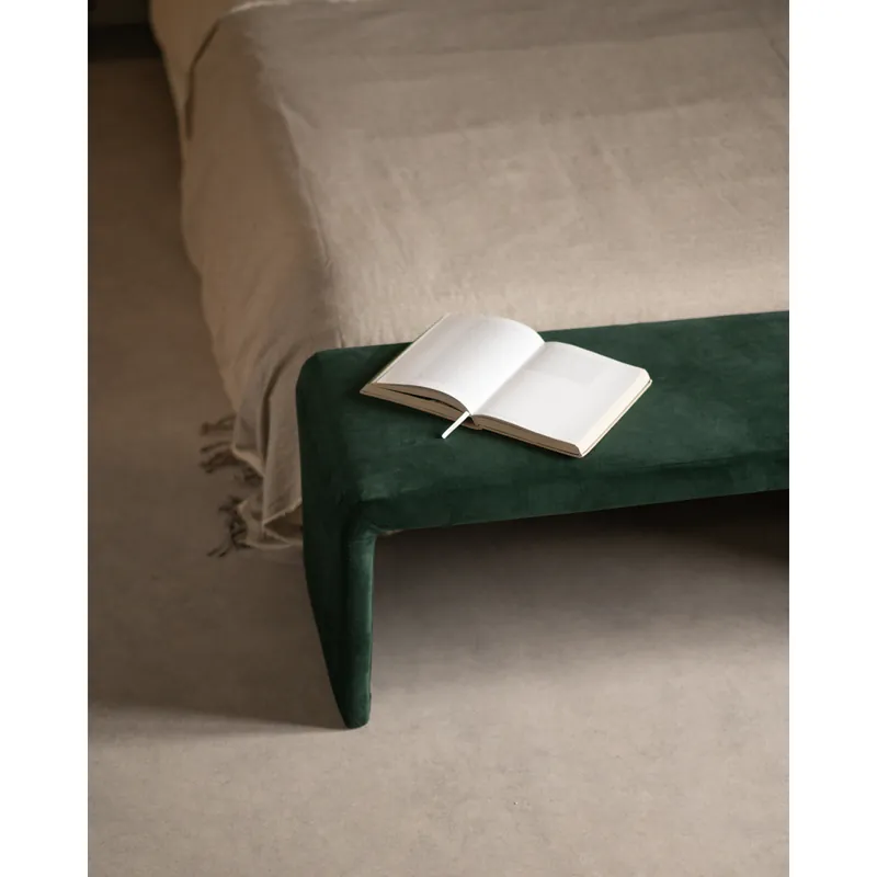 Banco de terciopelo en tono verde de 130x42,5cm - Inicio