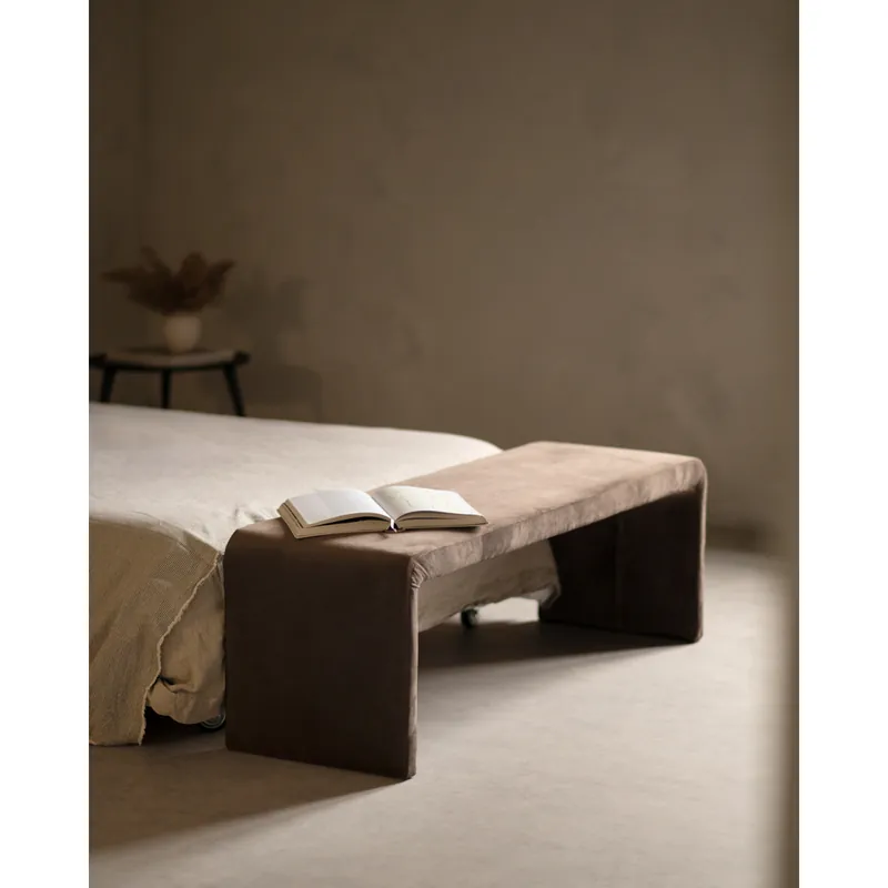Banco de terciopelo en tono marrón de 130x42,5cm - Inicio