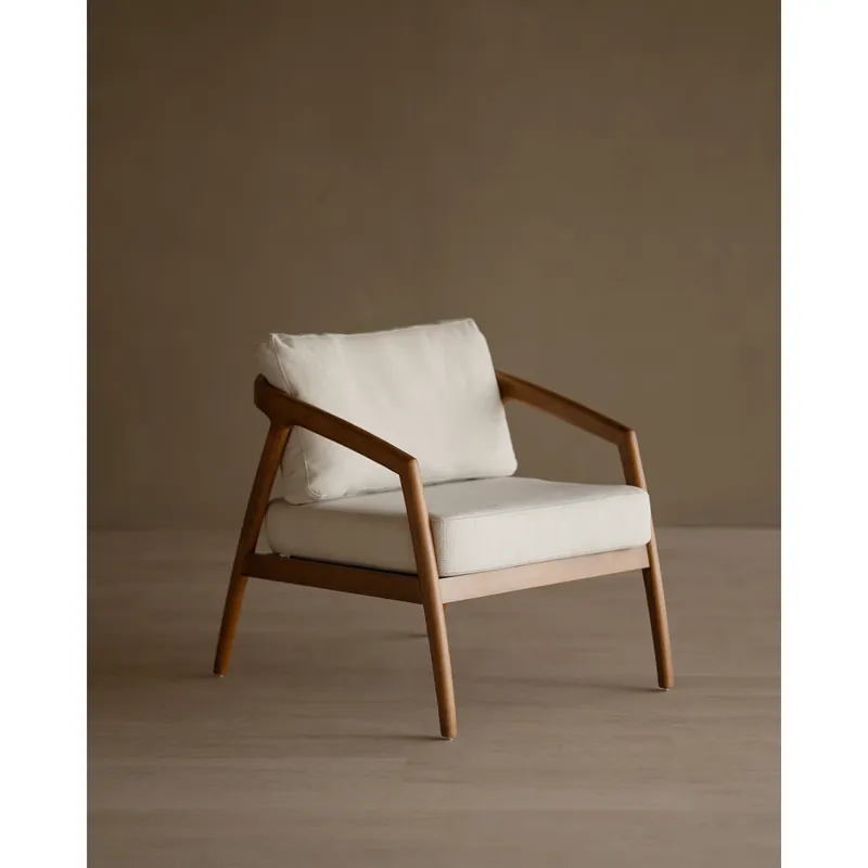 Butaca de madera de haya con asiento tapizado de color blanco de 87x67cm - Inicio