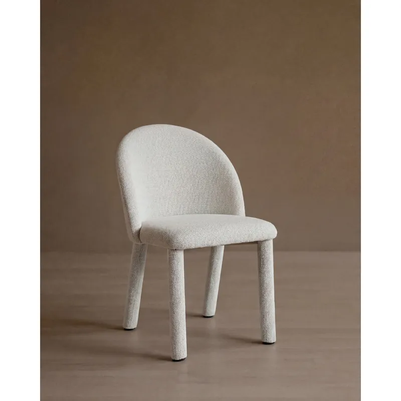 Silla tapizada en color beige de 83x57cm - Inicio