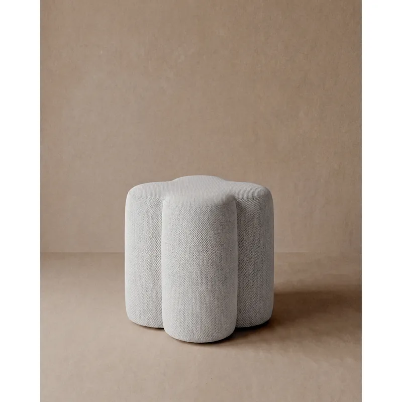 Puff tapizado en color beige de 38cm - Inicio