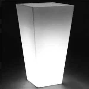 Macetero Light Cono Cuadrado Alto Vondom