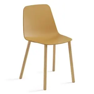 Silla Maarten base cuatro patas madera Viccarbe