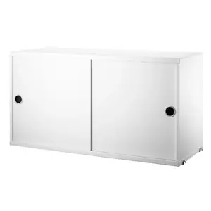 Cabinet con puertas corredoras String Furniture